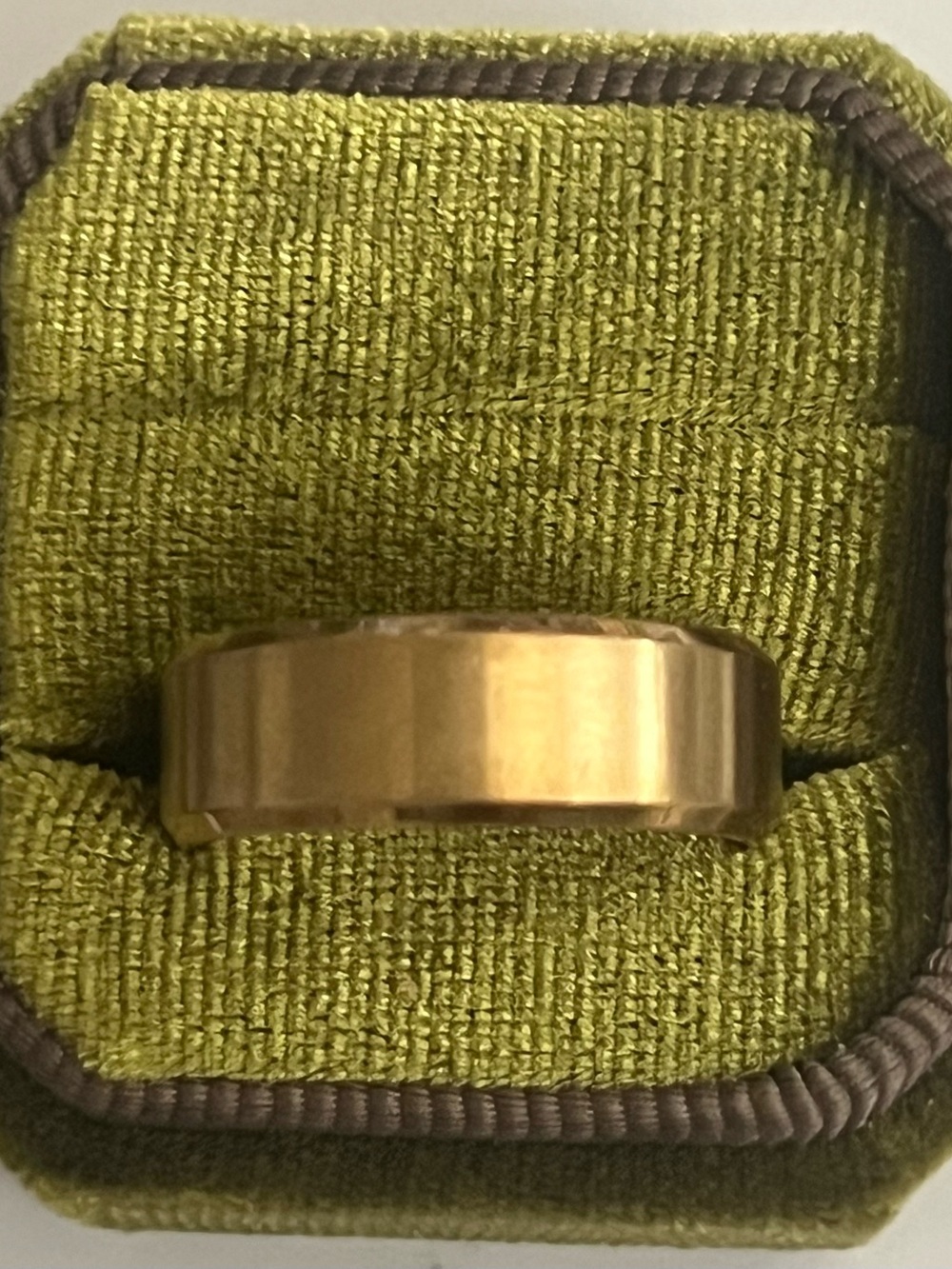 Men’s Titanium Steel Gold Polished Finish Beveled Edge 8mm Band Size 11